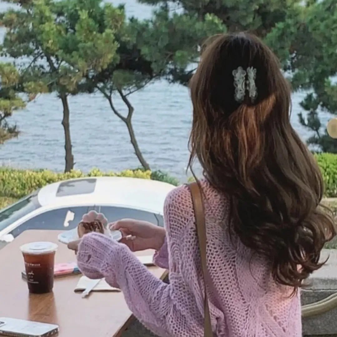 战火中的花蕾